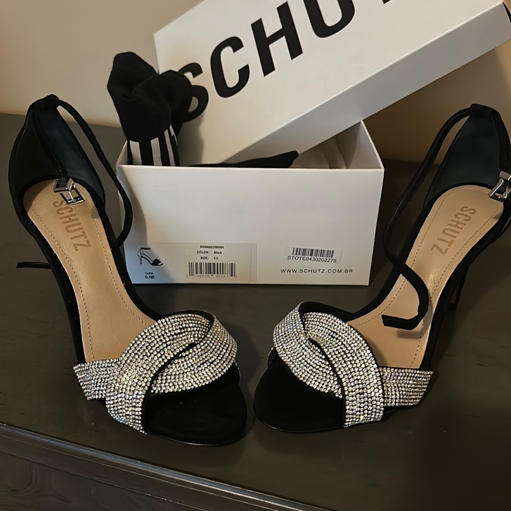 Brand new Schutz rhinestone shoes
